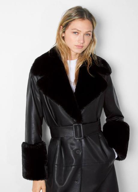 Imagen - Abrigo efecto piel negro con puños y cuello de pelo