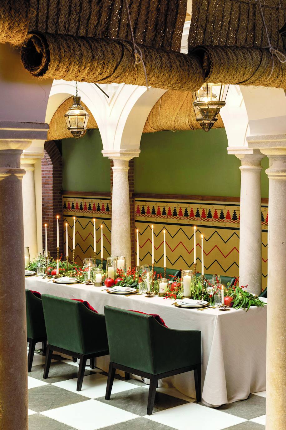 Ópera, conciertos clásicos y teatro, junto al buen gusto de los chefs José Carlos García y Marcos Granados, hacen del restaurante Balausta, en el Palacio Solecio, el place-to-be navideño en Málaga.