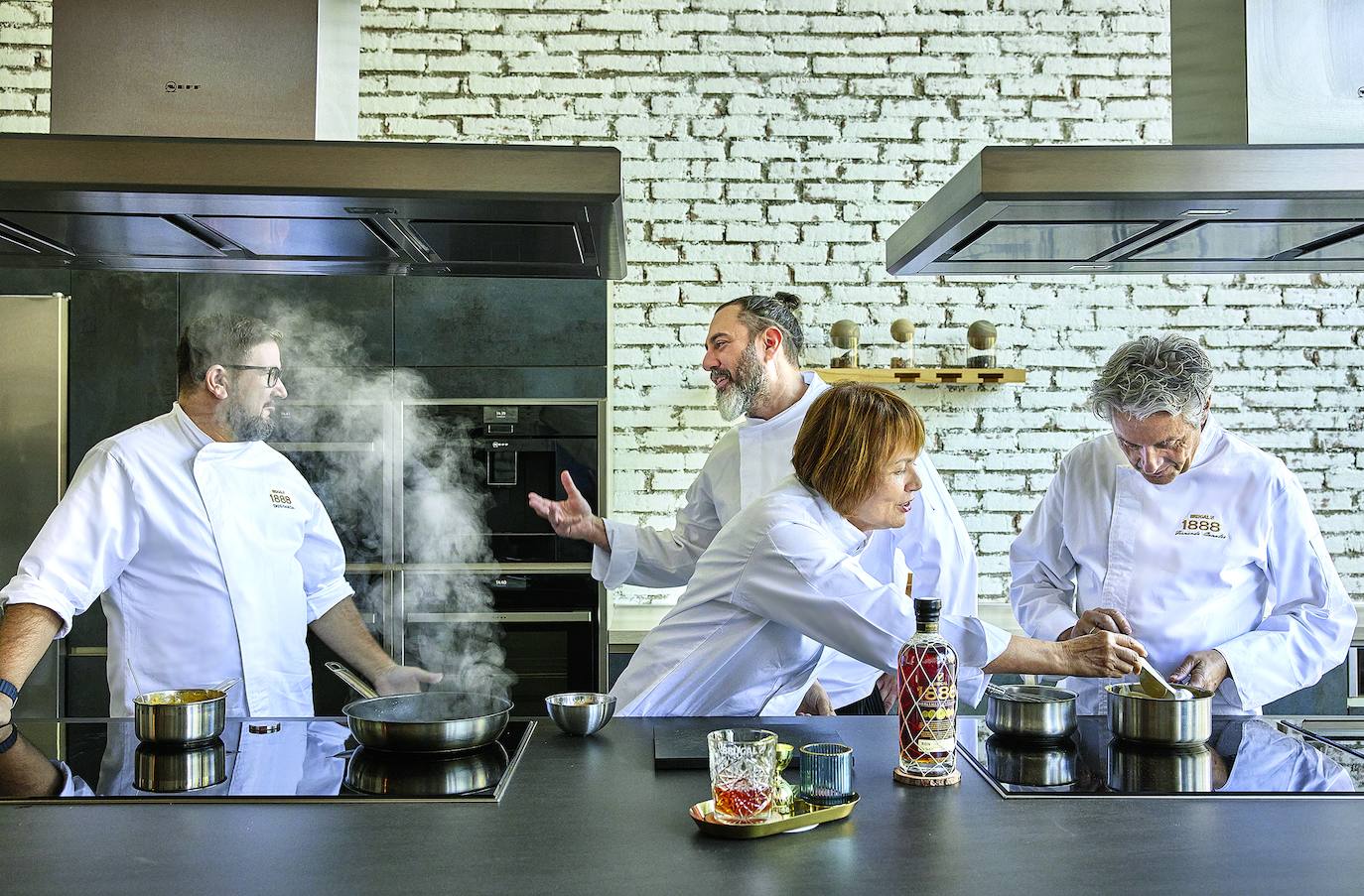 Hasta febrero, más de 60 restaurantes se apuntan a la ruta Brugal 1888: el ron gastronómico, con experiencias gastronómicas maridadas con cócteles elaborados con el ron. A ella se suman Dani García (Tragabuches), María José San Román (Monastrell), Fernando Canales (Atelier de Etxanobe) y Rafa Zafra (Estimar).