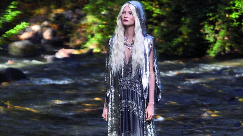 Ocho vestidos preciosos inspirados en el cine para los looks de fiesta más bonitos de la Navidad