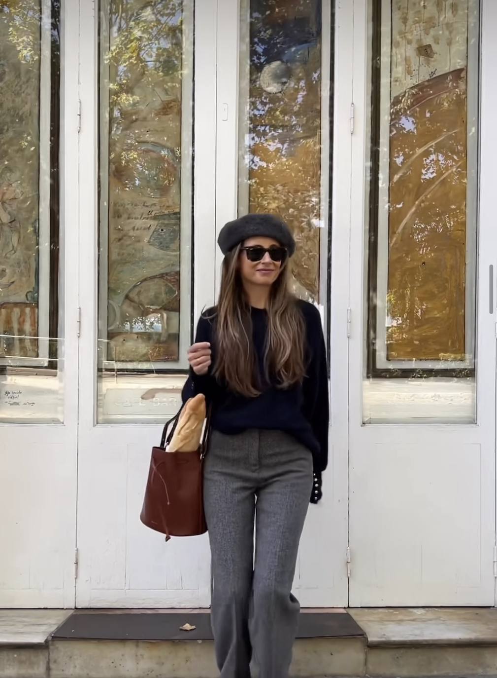 Amarilla, rosa intensa, verde... unas apuestas un tanto arriesgadas, ¿no crees? Si estás buscando un diseño que puedas lucir a diario, la creadora de contenido María Valdel tiene la solución. La influencer gaditana, que cuenta con más de 670.000 mil seguidores en su perfil de Instagram, no ha querido complicarse y ha optado por una boina de lana gris oscura.