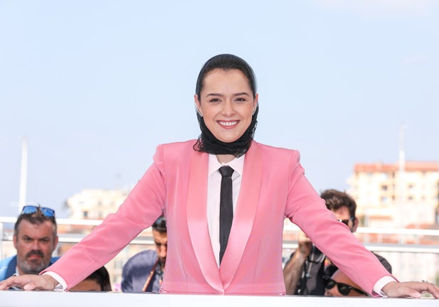 CANNES, FRANCE - MAY 26: Taraneh Alidoosti attends the photocall for "Leila's Brothers" during the 75th annual Cannes film festival at Palais des Festivals on May 26, 2022 in Cannes, France. (Photo by Stephane Cardinale - Corbis/Corbis via Getty Images)