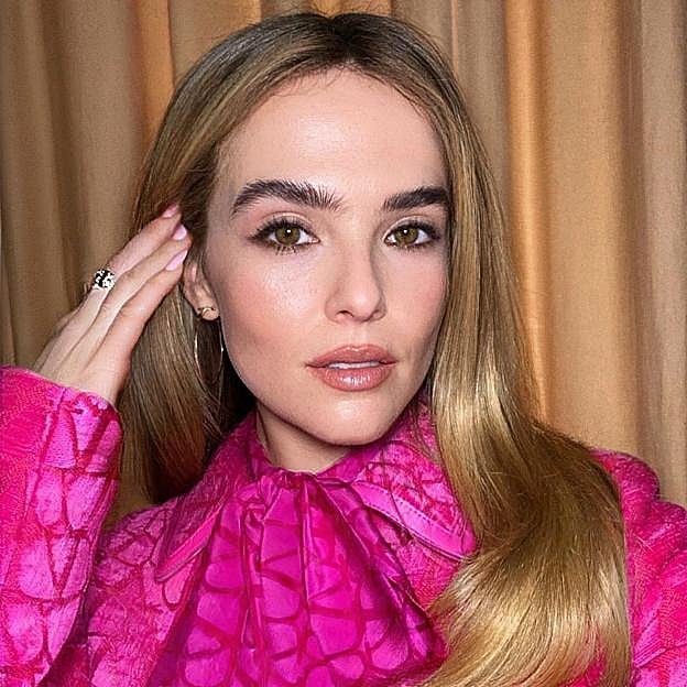 Las mejores bases de maquillaje antiedad con niacinamida que recomiendan los maquilladores