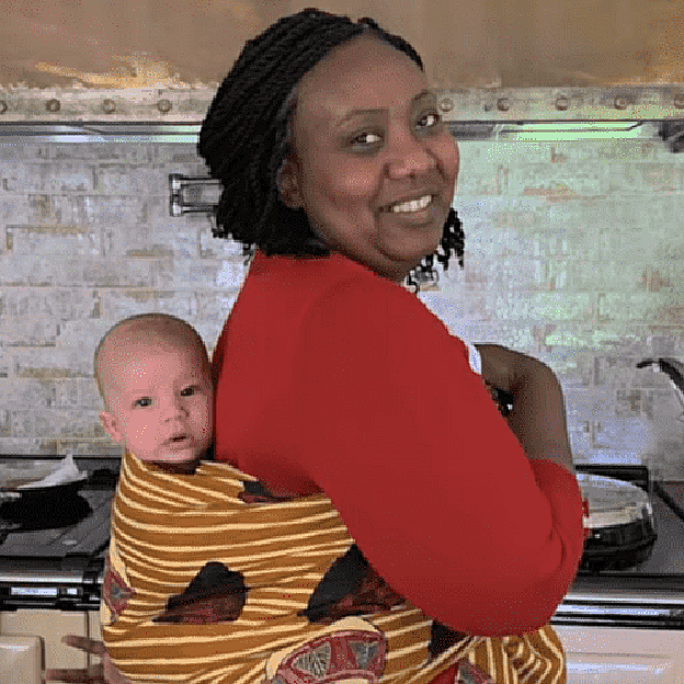 Archie y su niñera, Lorren Khumalo.