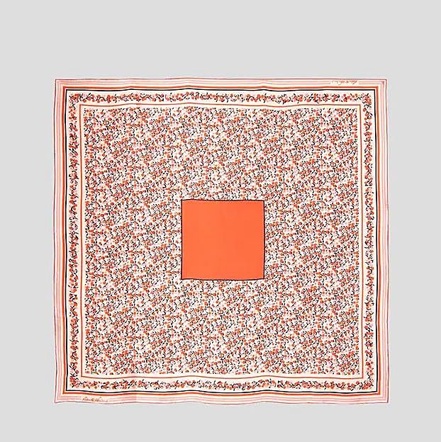 Pañuelo de seda de Roberto Verino (81 euros).