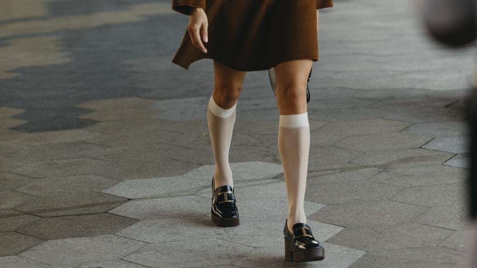 Este tipo de mocasines arrasa en el street style.