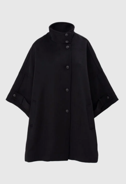 Imagen secundaria 2 - El jersey, el short y la capa de Ikks.