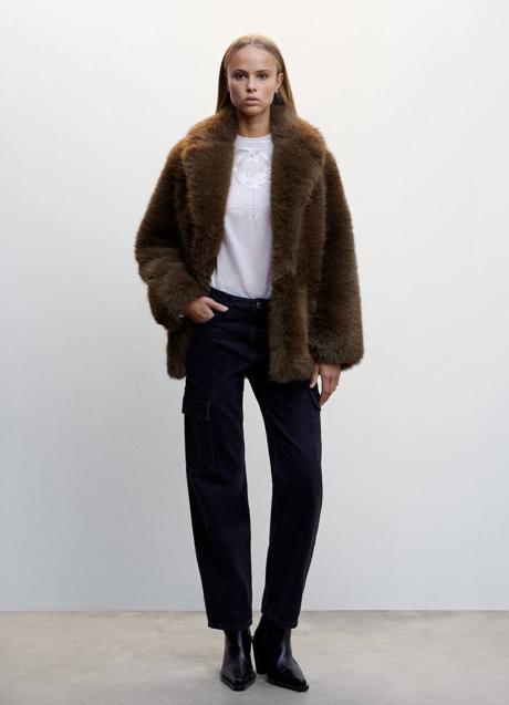 Imagen - Abrigo corto de pelo marrón