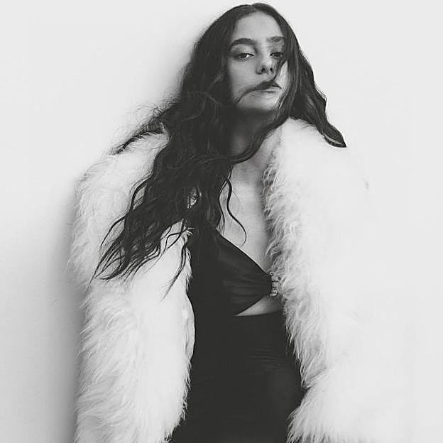 Este es el detalle perfecto para tus vestidos de fiesta que puedes comprar en Amazon y ha conquistado a Victoria Federica