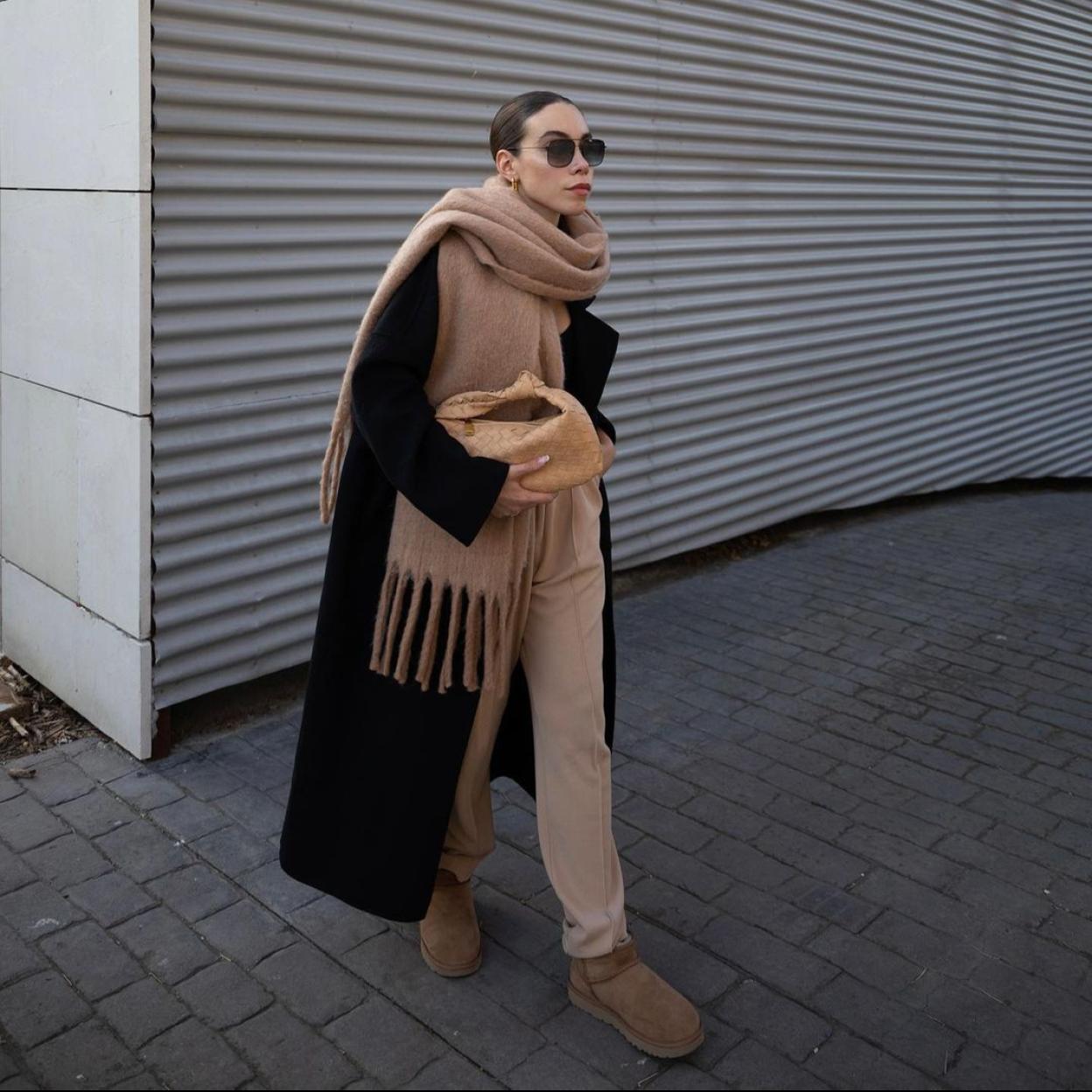 Cómo combinar las botas de pelito tendencia del momento: