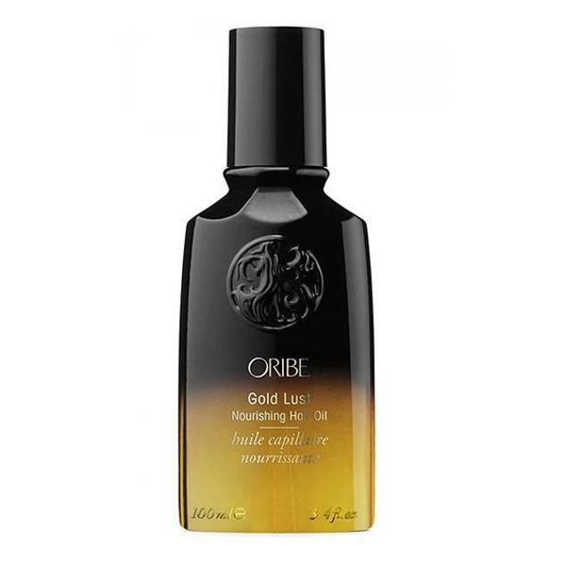 Gold Lust Nourishing Hair Oil de Oribe es un lujo tratamiento nutritivo que penetra en profundidad para regenerar las fibras e hidratar de forma exhaustiva, acondicionando también los mechones, controlando el encrespamiento y potenciando el brillo. Su fórmula cuenta con extracto de argán, flor de edelweiss, lichi, cassis, bergamota y jazmín que, en conjunto reconstruyen la melena y la hacen estar lo más bonita y perfecta posible.