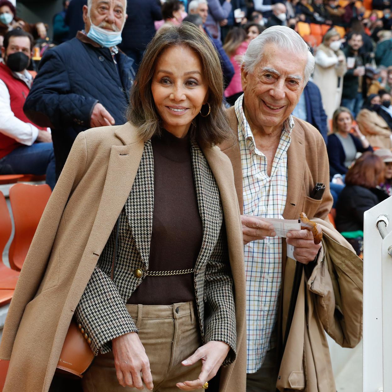 Isabel Preysler y Mario Vargas Llosa disfrutaron de una intensa vida social a lo largo de su relación, tanto en el mundo literario como en el de los eventos del espectáculo y la alta sociedad.