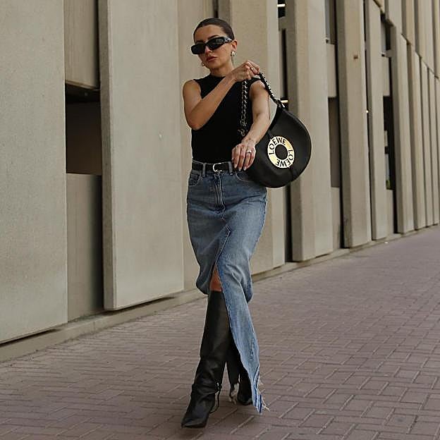 El look de Alexandra Pereira con falda vaquera.