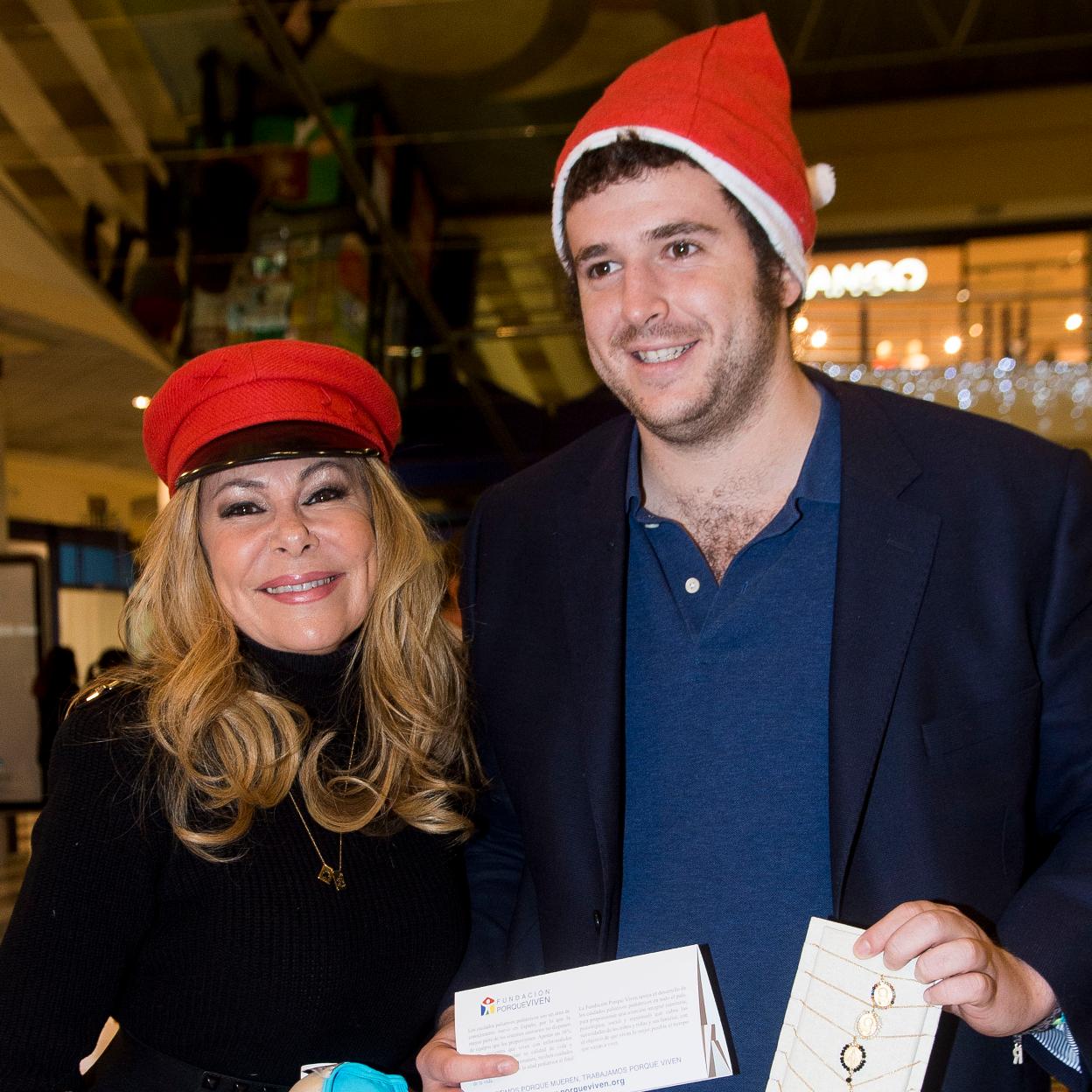 Ana Obregó y su hijo, Alessandro Lequio.