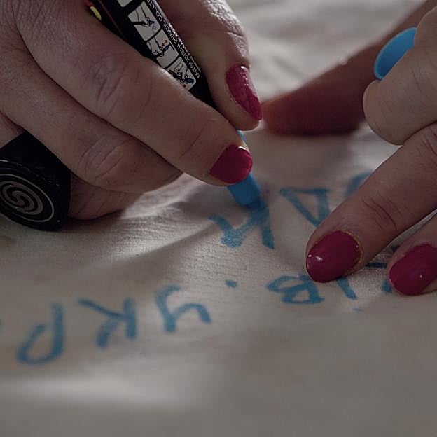 Imagen principal - Así plasmaron sus testimonios algunos refugiados.