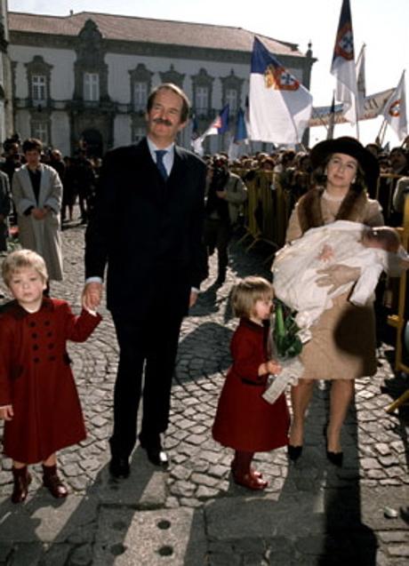 Imagen - Los duques de Braganza en una imagen del día del bautizo de su tercer hijo, Dionisio.. GTRES