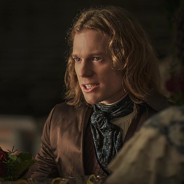 Sam Reid como Lestat en una imagen de Entrevista con el vampiro.