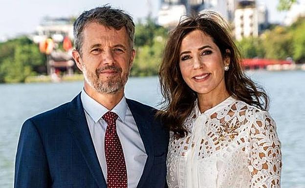 El príncipe heredero danés, Federico de Dinamarca, y su esposa, la princesa Mary, en su visita oficial a Vietnam de 2022.