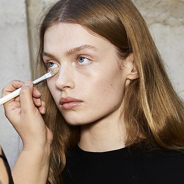 El otro corrector de maquillaje viral que no conocías: disimula ojeras, arrugas, bolsas, rojeces y granitos