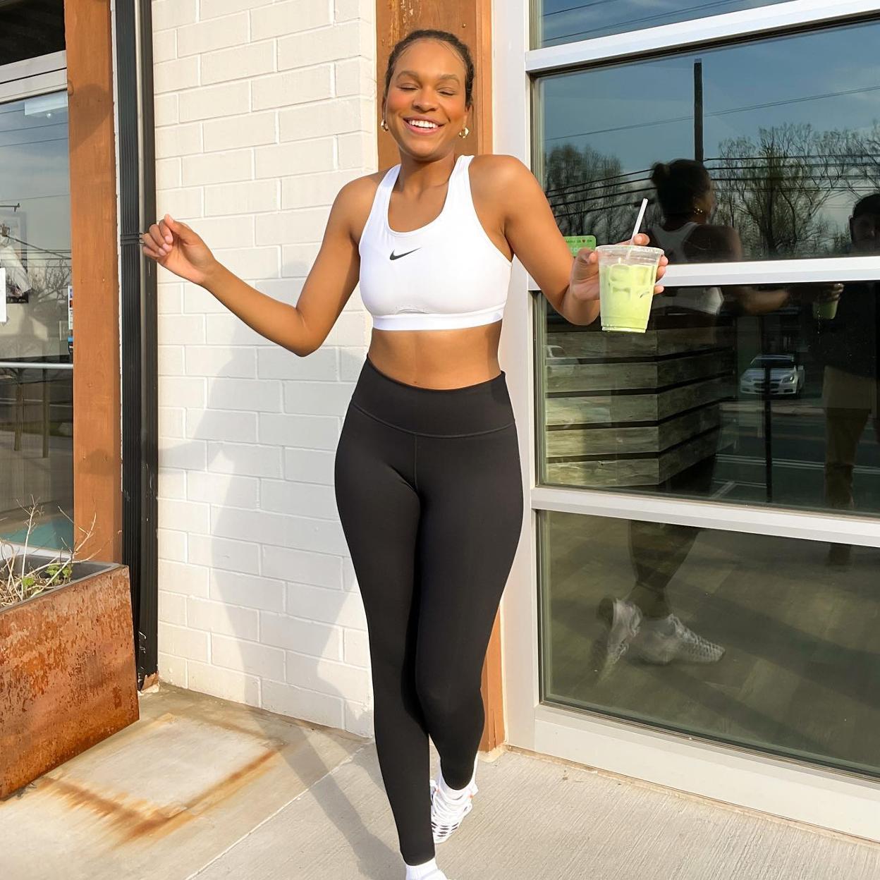 Mujer con ropa deportiva