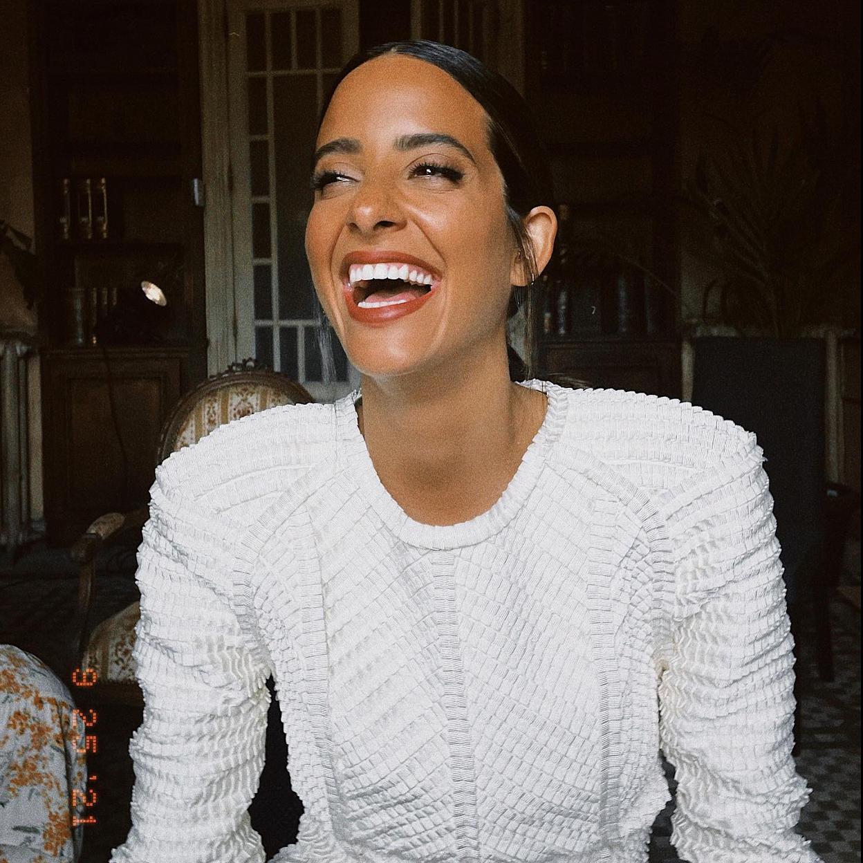 Influencer María Fernández-Rubíes sonriendo