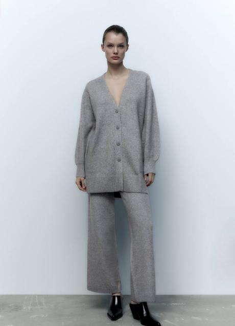 Imagen - Conjunto de punto gris con cárdigan y pantalón