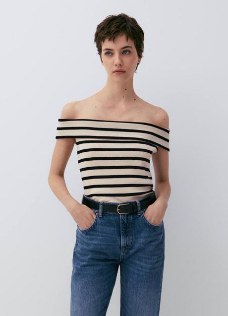 Imagen - Camiseta a rayas con hombros al descubierto