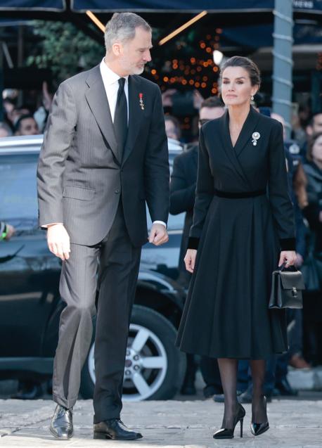 Imagen - El rey Felipe y la reina Letizia a su llegada al funeral. / GTRES