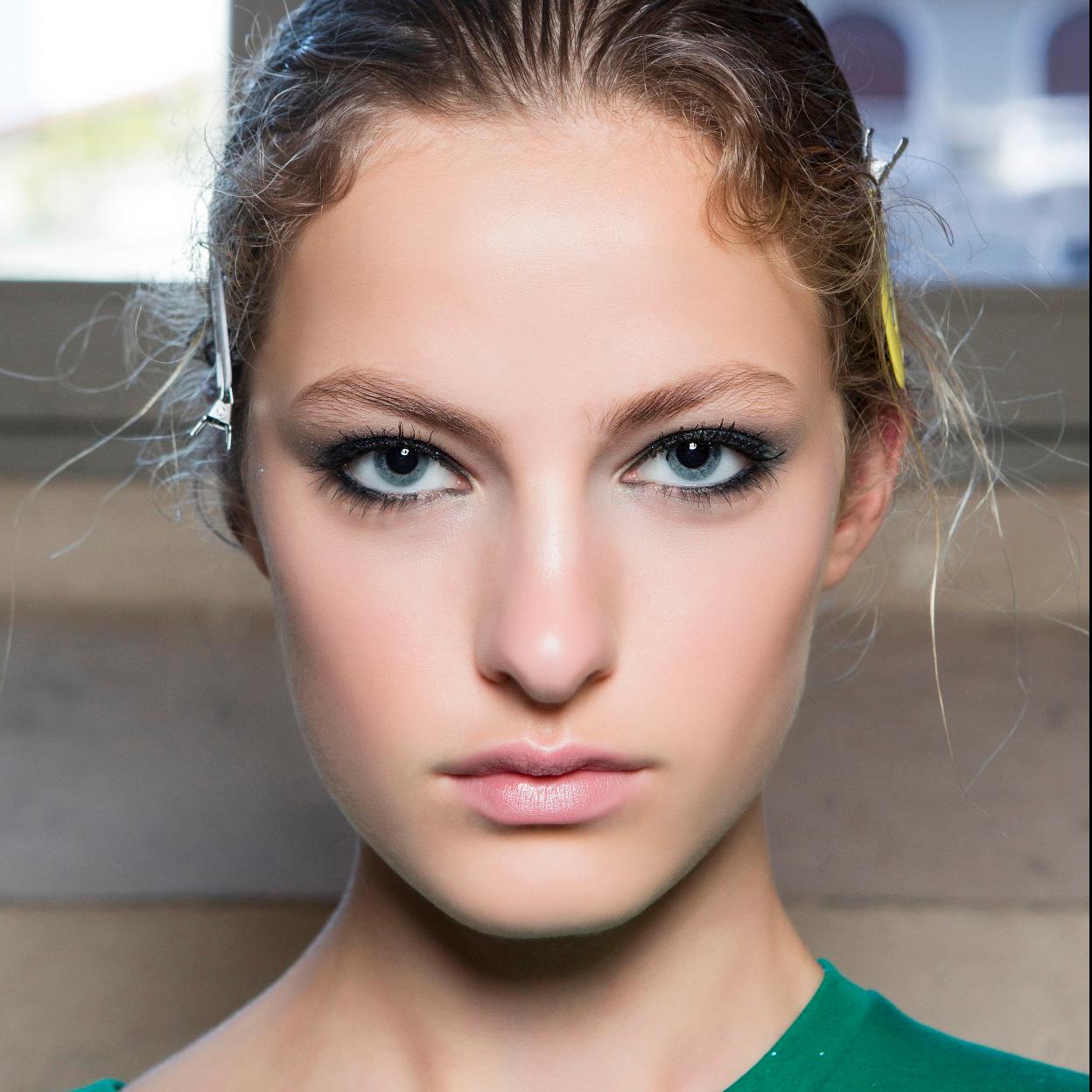 Para tener la piel luminosa de Nicole Richie necesitas estos sérums antiedad de día