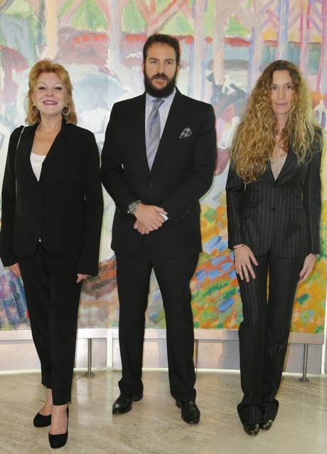 Imagen - Carmen Thyssen posa junto a su hijo Borja y a su nueva, Blanca Cuesta, en una de las escasas fotos recientes que reúnen a los tres. (Foto: GTRES) 