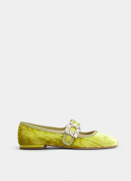 Imagen - Bailarina verde de Roger Vivier, 1.100€.