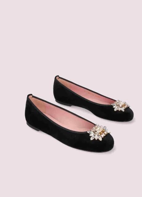 Imagen - Bailarinas de mujer en terciopelo negro con broche de Swarovski de Pretty Ballerinas, 174,50€ (antes 329€).