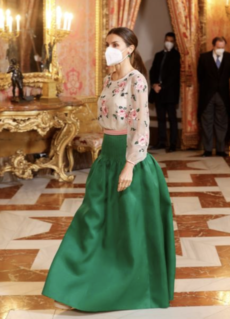 Imagen - El original look de la reina emérita Sofía que Letizia llevó en la recepción al Cuerpo Diplomático en 2022. (Foto: GTRES).