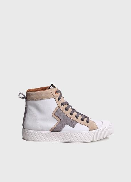 Imagen - Zapatilla de caña alta de Toni Pons. Foto: Cortesía de Toni Pons.