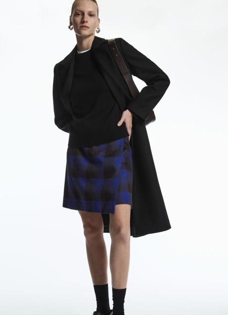 Imagen - Falda de lana estampada de COS, 89€.