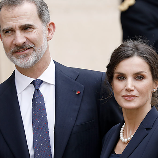 Los reyes Felipe VI y Letizia continúan con su política de separación radical del resto de la familia, desde 2014 ya no 'familia real' sino únicamente 'familia del rey'. 