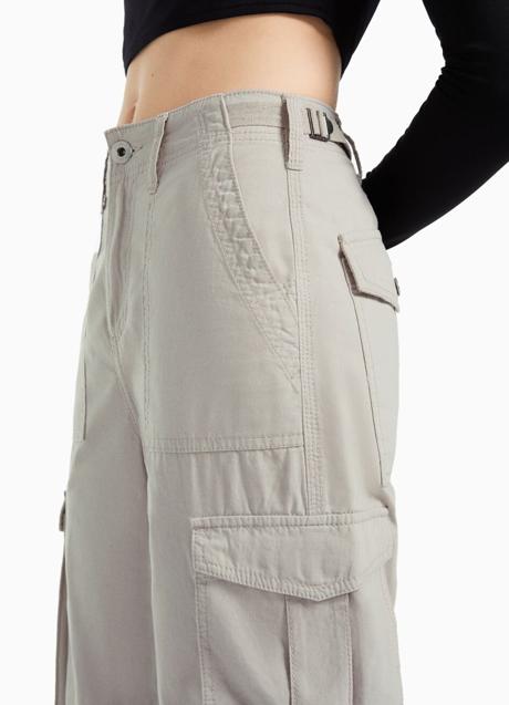 Imagen - El detalle ajustable de los pantalones.