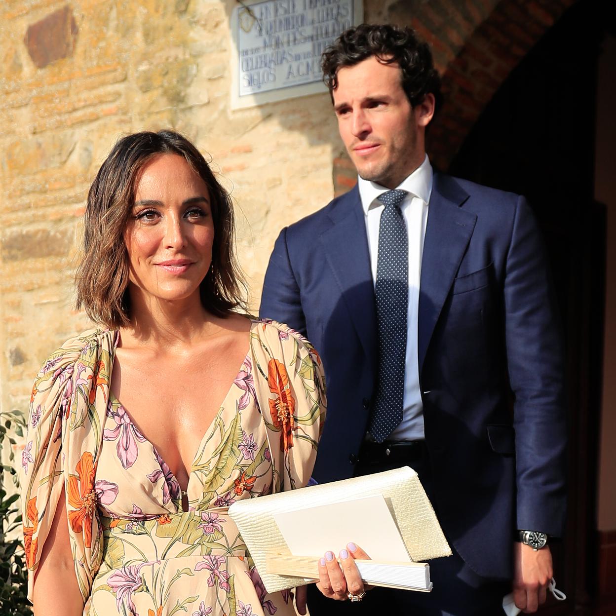 INVITADOS NO TAN PERFECTOS: Tamara Falcó e Íñigo Onieva, de boda en boda: besos, filtraciones y la imagen de la ruptura