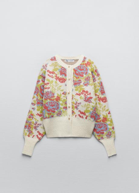 Imagen - Chaqueta con estampado de flores de Zara (29,99 euros)