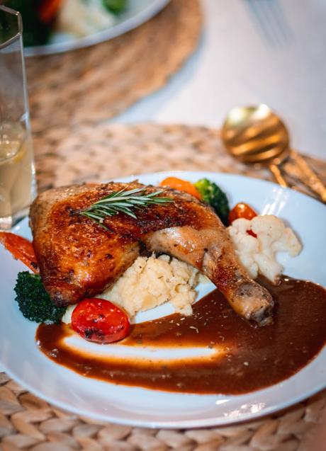 Imagen - Muslo de pollo con salsa/PEXELS