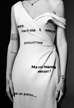 Imagen secundaria 2 - MODA: Los espectaculares vestidos feministas de Chiara Ferragni en Sanremo