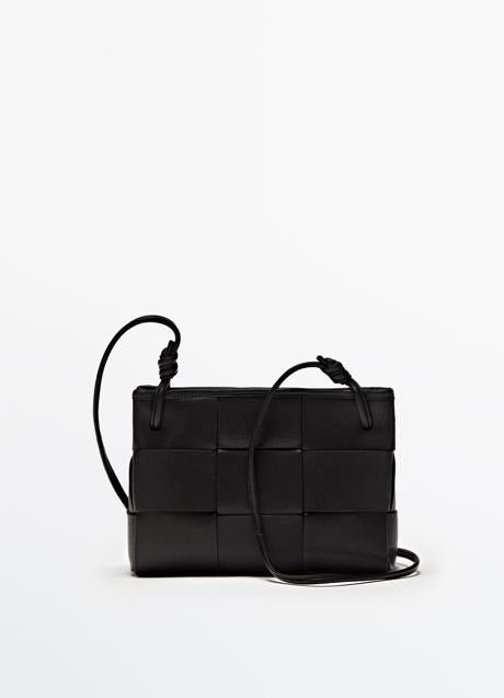 Imagen - Bolso bandolera de piel trenzada de Massimo Dutti (79,99 euros)