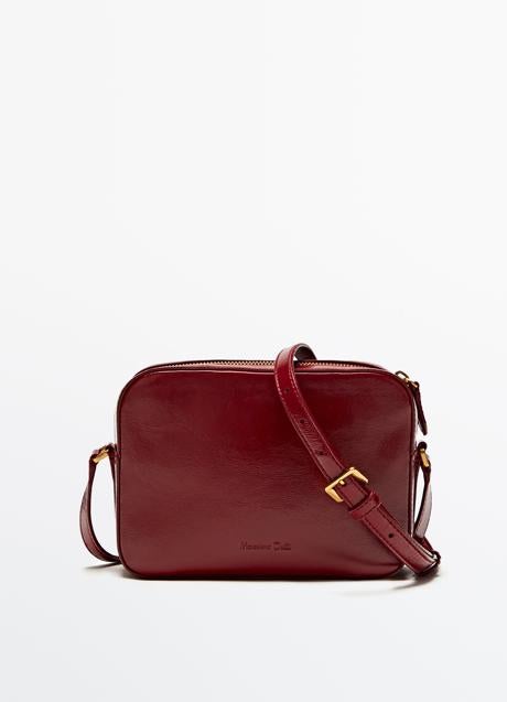 Imagen - Bolso bandolera en color burdeos de Massimo Dutti (79,95 euros)
