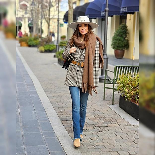 Imagen principal - Paula Echevarría, Dulceida y Paula Ordovás.