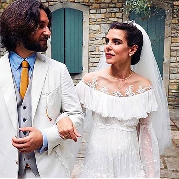 Por qué la boda de Carlota Casiraghi y Dimitri Rassam es la favorita de Carolina de Mónaco (a pesar de que los novios fueron traicionados)