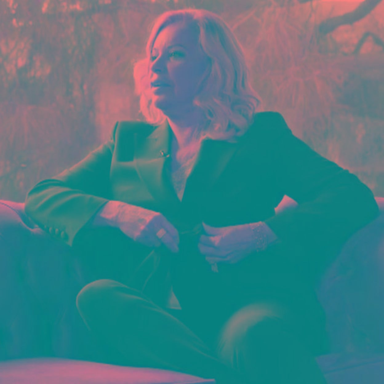 Bárbara Rey desveló en el programa de entrevistas 'Chester' de Risto Mejide cómo conoció al rey Juan Carlos y cómo la convenció para que fuera su amante. 