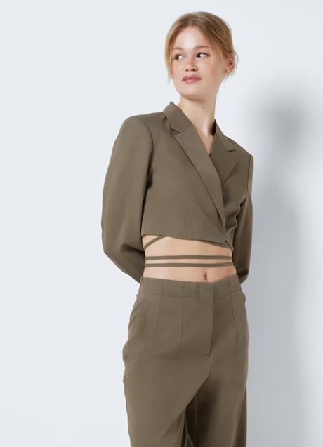 Imagen - Blazer corto de Noisy May, 49,99€.