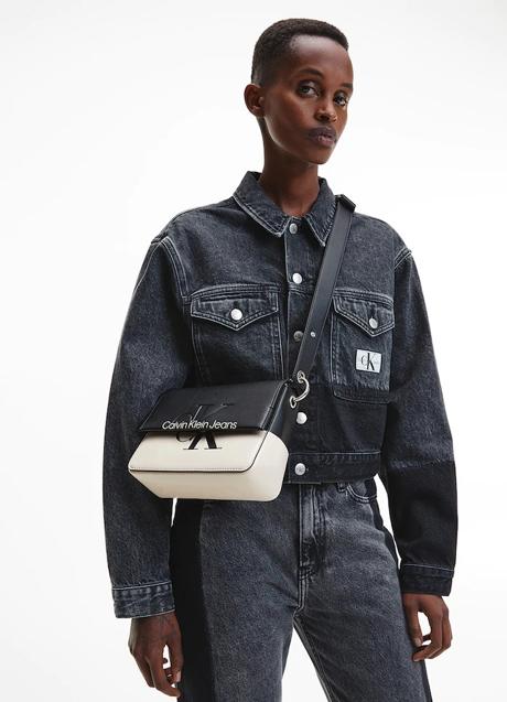 Imagen - Chaqueta vaquera corta de Calvin Klein, 69,95€.