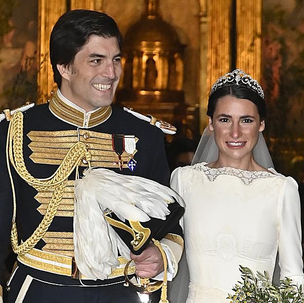Así ha sido la boda de Ana Sainz, la hija de Carlos Sainz: un vestido de novia de princesa y espectaculares looks de invitada de invierno