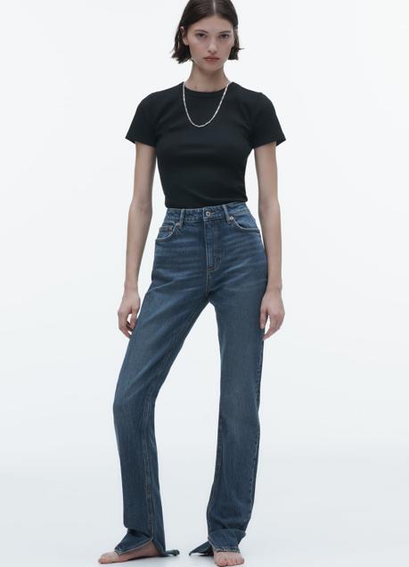 Imagen - Vaquero con abertura en el bajo. Foto: Zara.